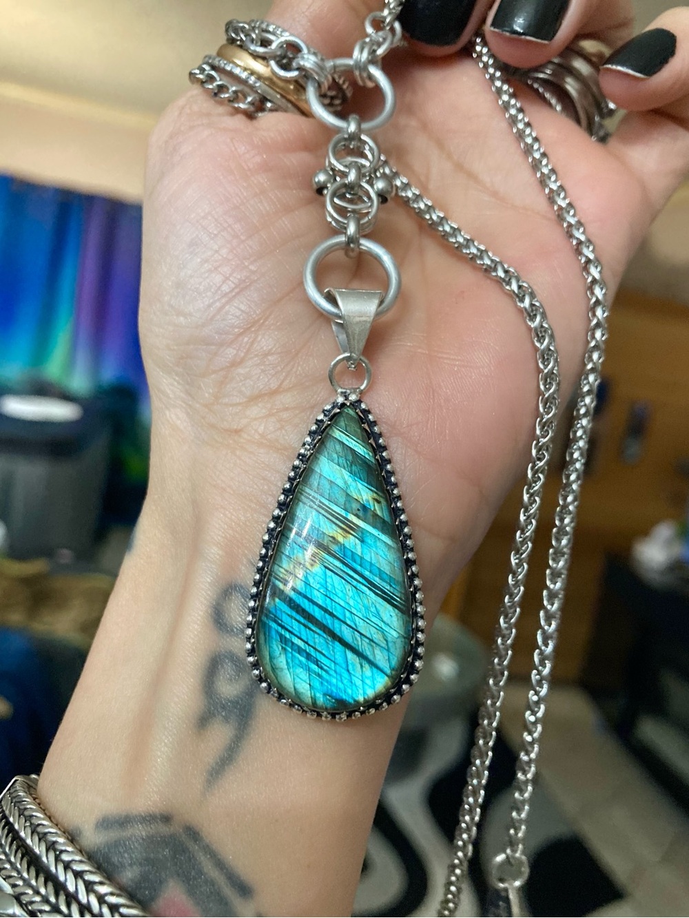 Iridescent flash labradorite gemstone celtic knot lariat Y shape necklace. - Picture 8 of 15